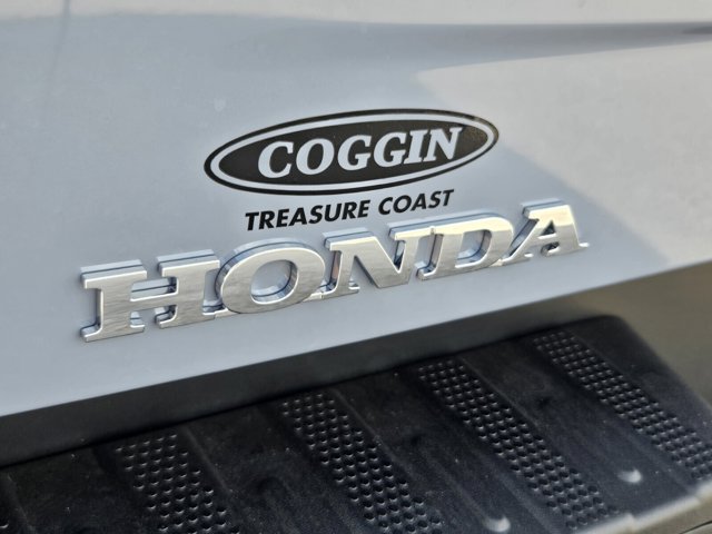 Vehicle image 19 of 39