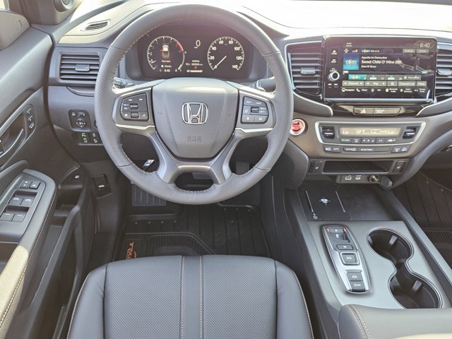 Vehicle image 14 of 40