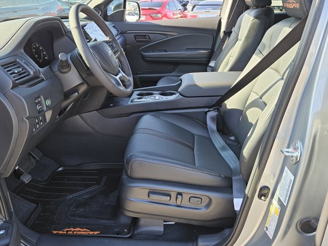 Vehicle image 11 of 40