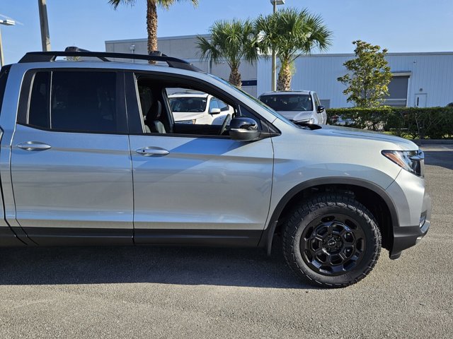 Vehicle image 5 of 40