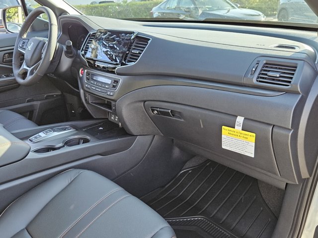 Vehicle image 20 of 40