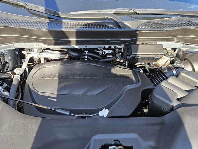 Vehicle image 25 of 40