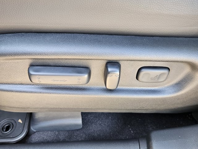Vehicle image 12 of 40