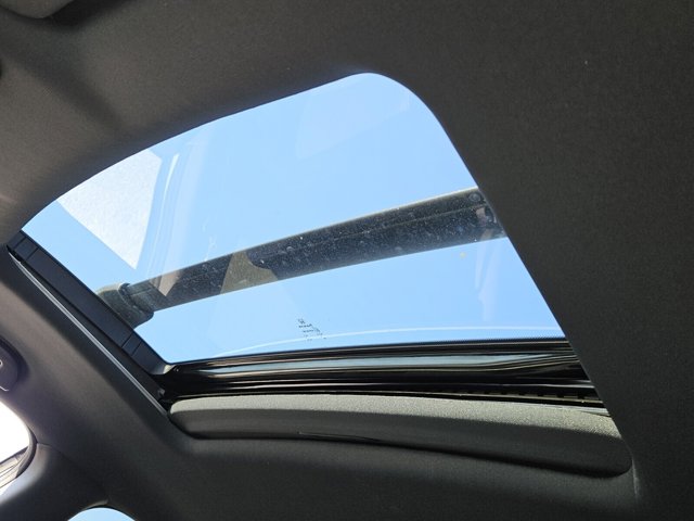 Vehicle image 27 of 40