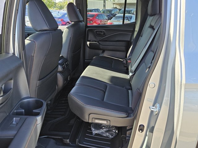 Vehicle image 13 of 40