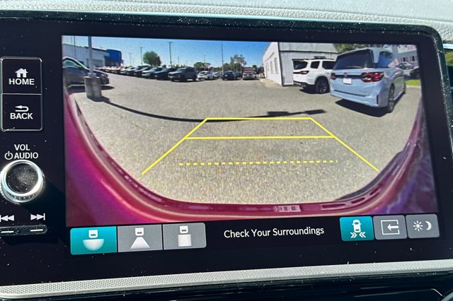 Vehicle image 22 of 32