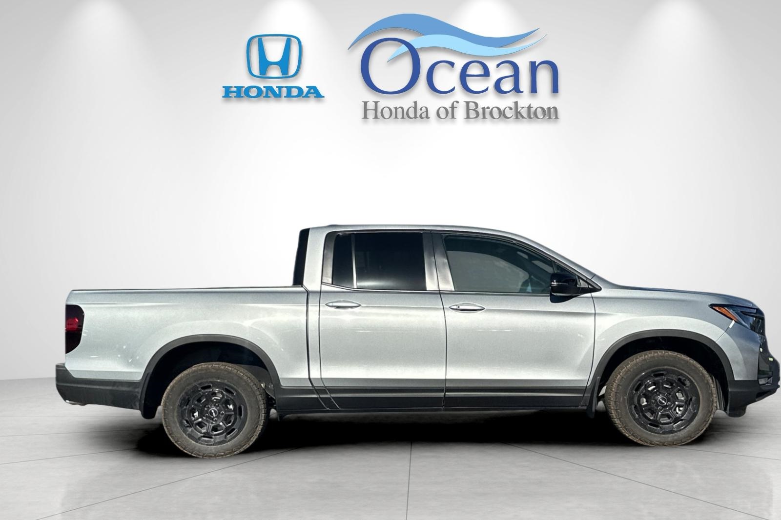 2025 Honda Ridgeline TrailSport+ Image 4 of 33