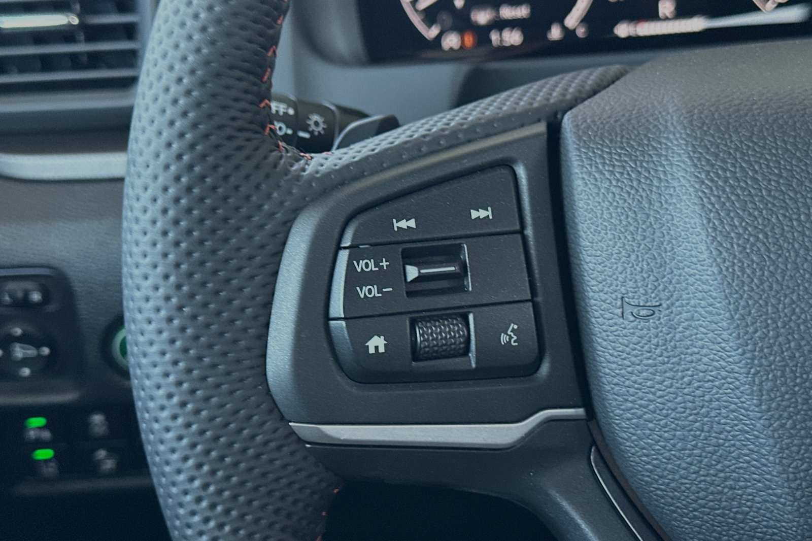 2025 Honda Ridgeline TrailSport+ Image 28 of 33