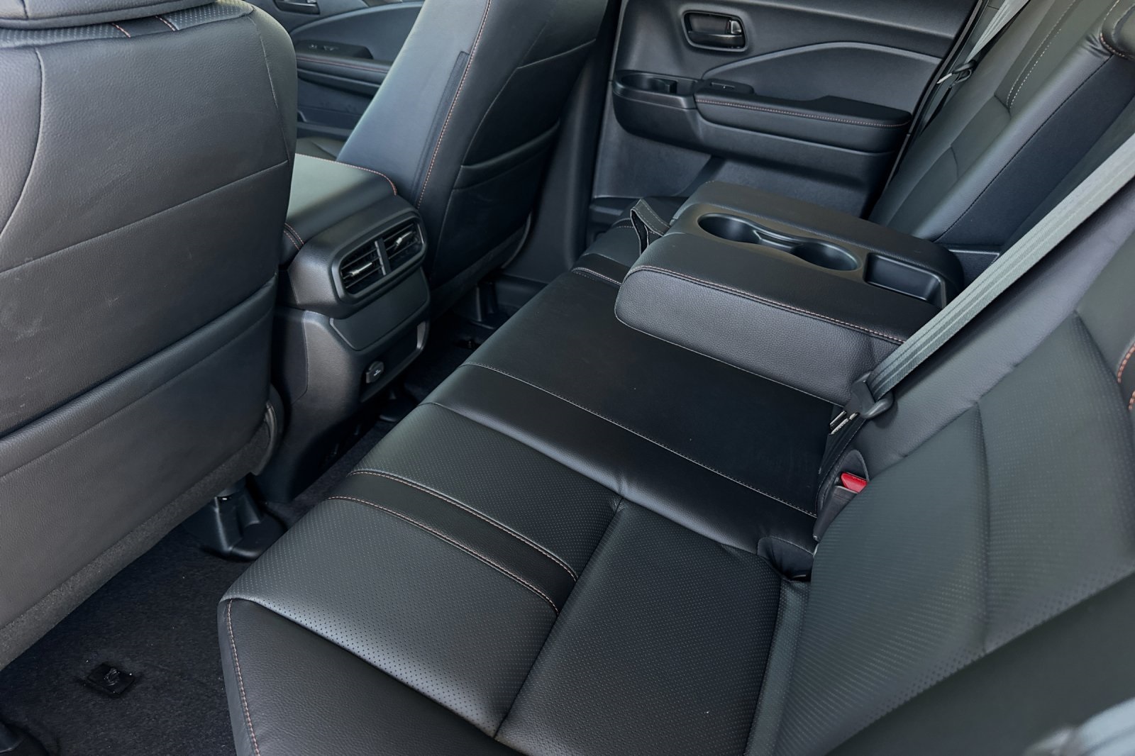 2025 Honda Ridgeline TrailSport+ Image 11 of 33