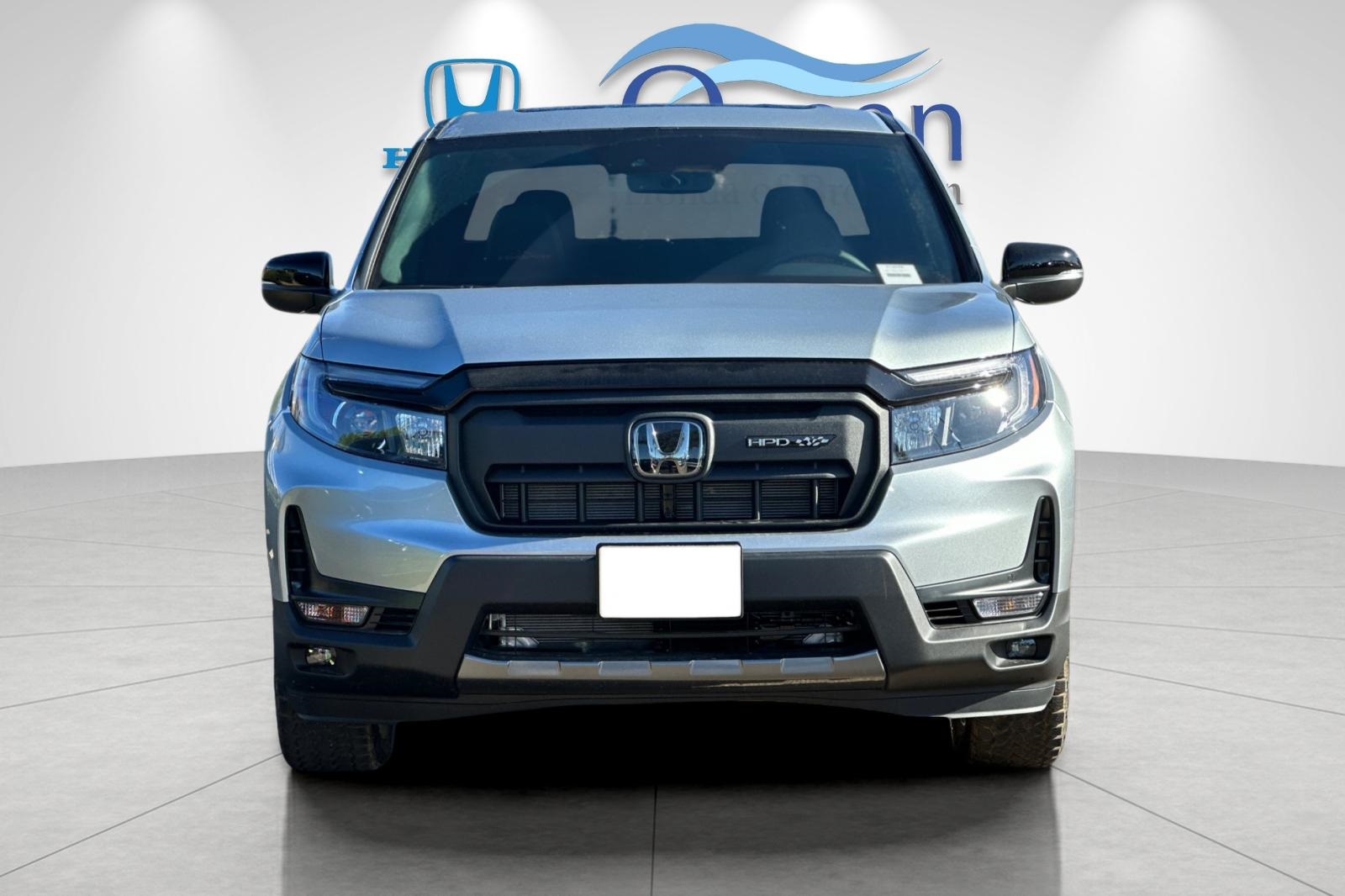 2025 Honda Ridgeline TrailSport+ Image 2 of 33