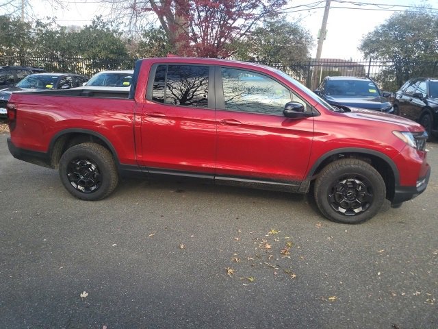 2025 Honda Ridgeline TrailSport+ Image 3 of 24