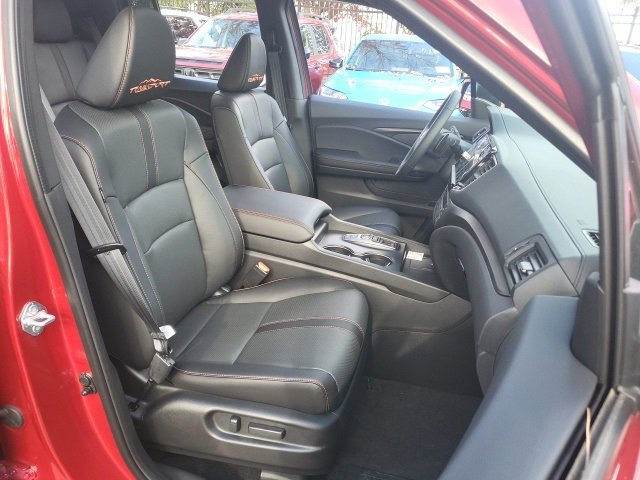 2025 Honda Ridgeline TrailSport+ Image 12 of 24