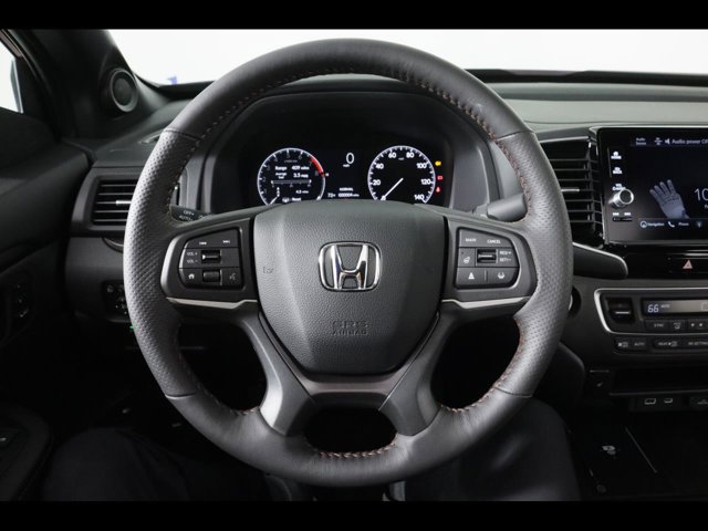 Vehicle image 11 of 25