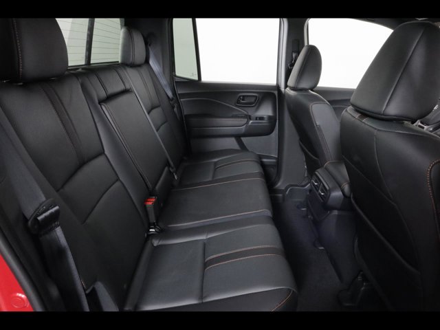 Vehicle image 21 of 25
