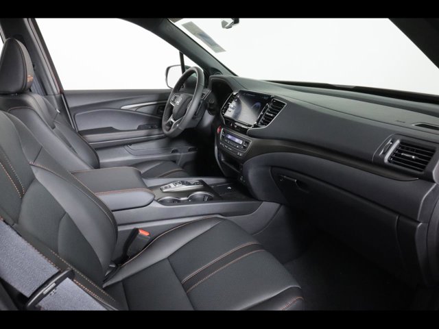 Vehicle image 22 of 25