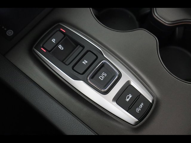 Vehicle image 16 of 25