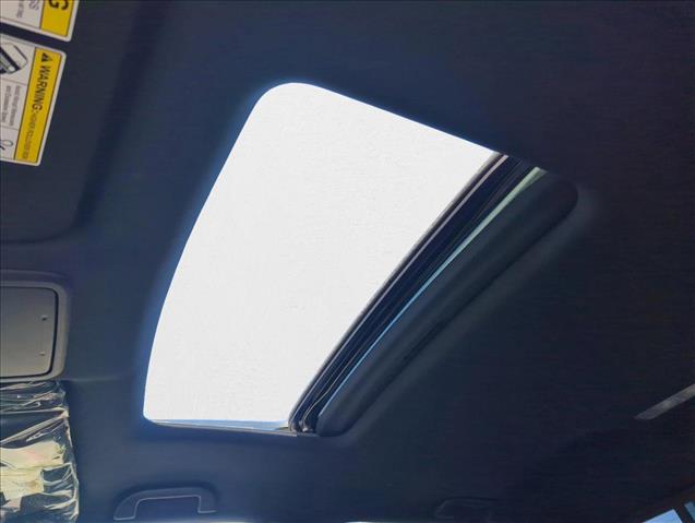 Vehicle image 21 of 22