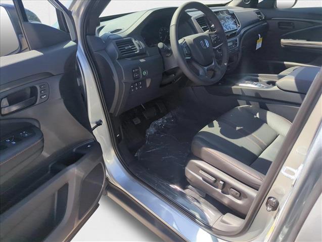 Vehicle image 14 of 22