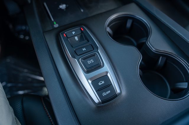 Vehicle image 24 of 40