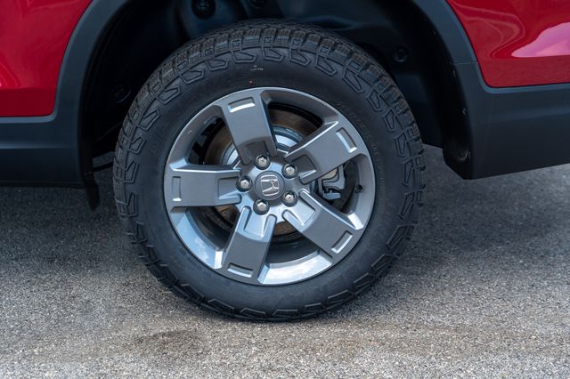 Vehicle image 13 of 40