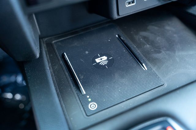 Vehicle image 29 of 40