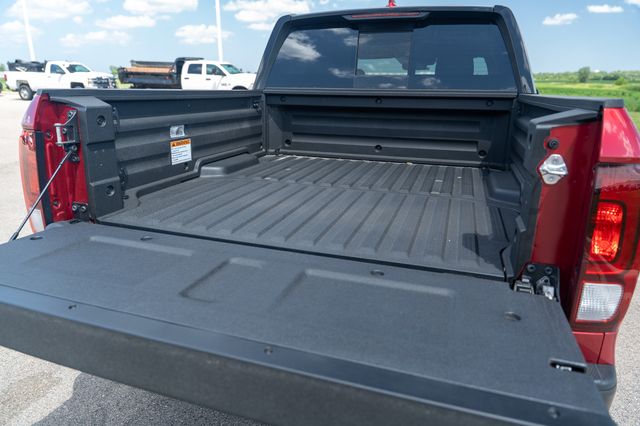 Vehicle image 14 of 40