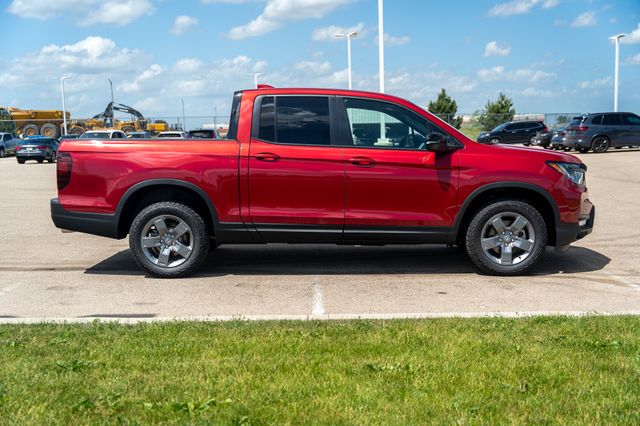 Vehicle image 4 of 40