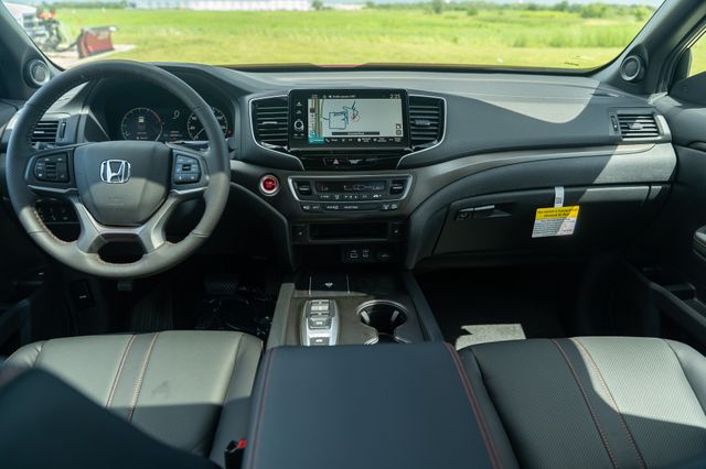 Vehicle image 19 of 40