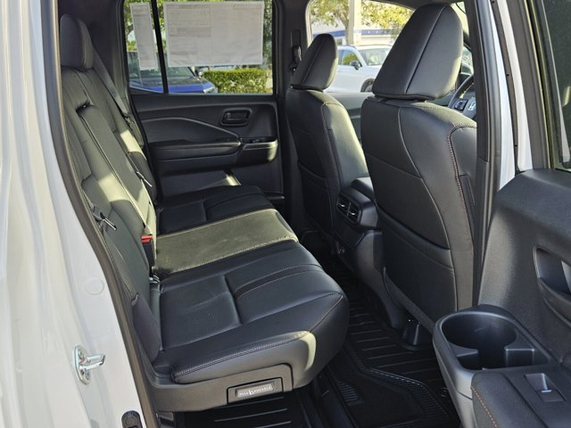 Vehicle image 22 of 40