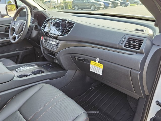 Vehicle image 23 of 40
