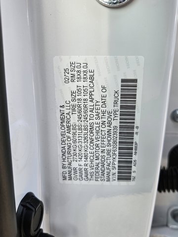 Vehicle image 26 of 40