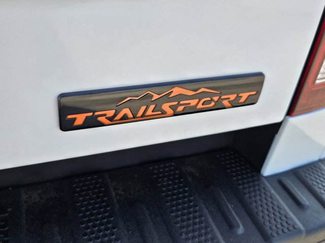 Vehicle image 21 of 40