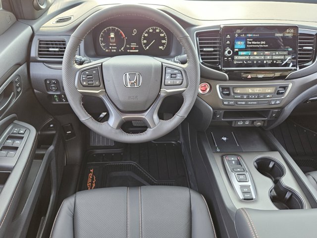 Vehicle image 16 of 40