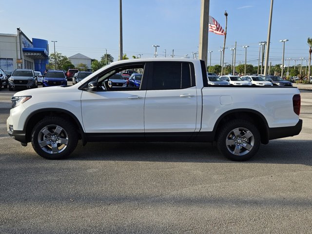 Vehicle image 10 of 40