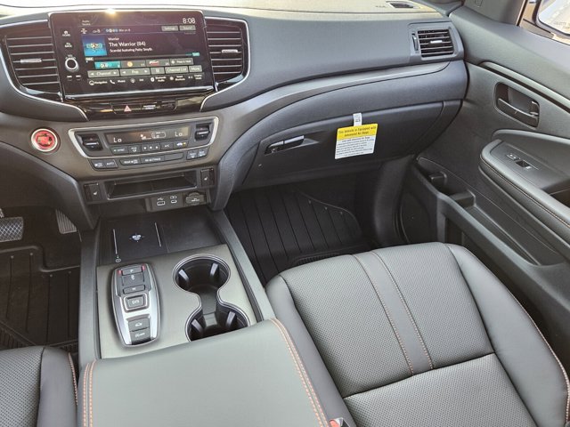 Vehicle image 18 of 40