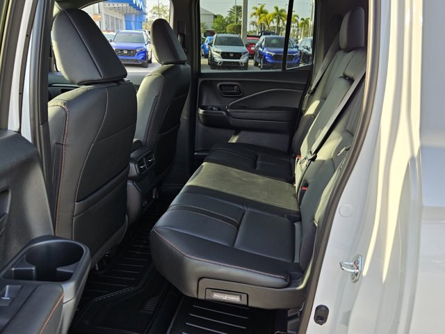 Vehicle image 15 of 40