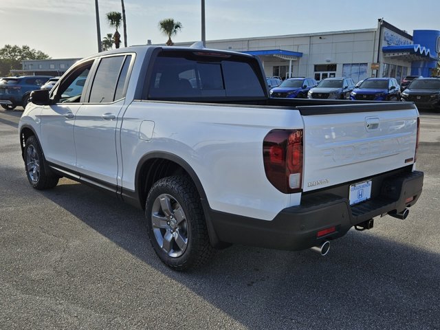 Vehicle image 9 of 40