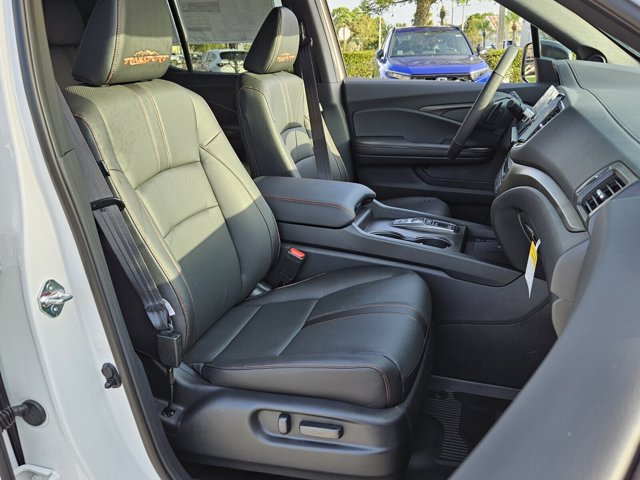 Vehicle image 24 of 40