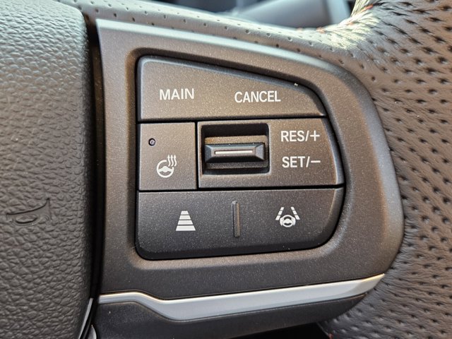 Vehicle image 32 of 40
