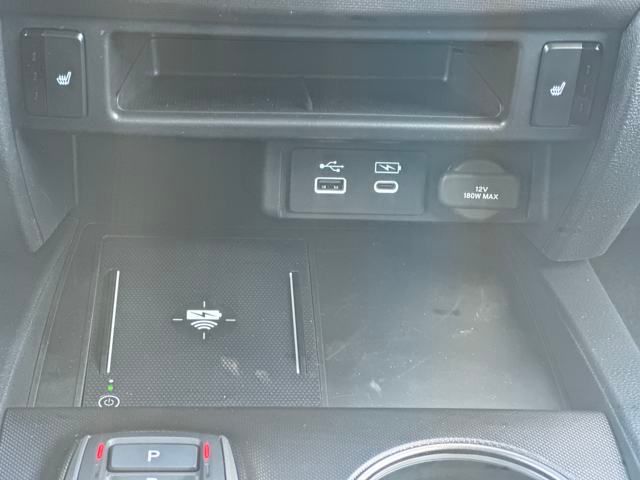 Vehicle image 23 of 37