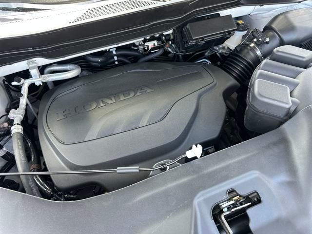 Vehicle image 32 of 37