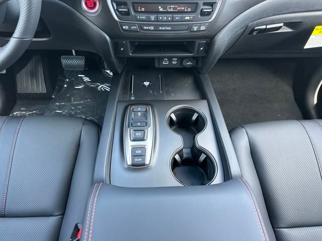 Vehicle image 25 of 37