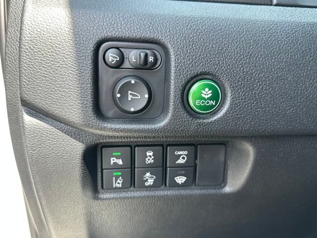 Vehicle image 13 of 37