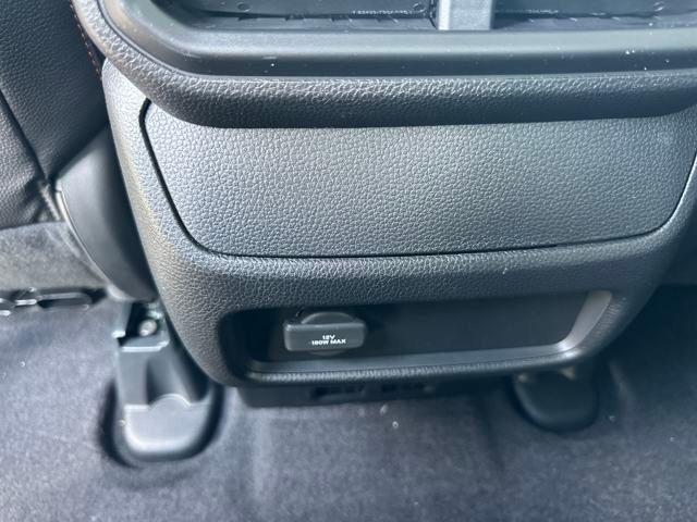 Vehicle image 16 of 37