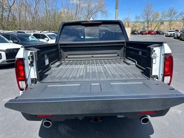 Vehicle image 35 of 37