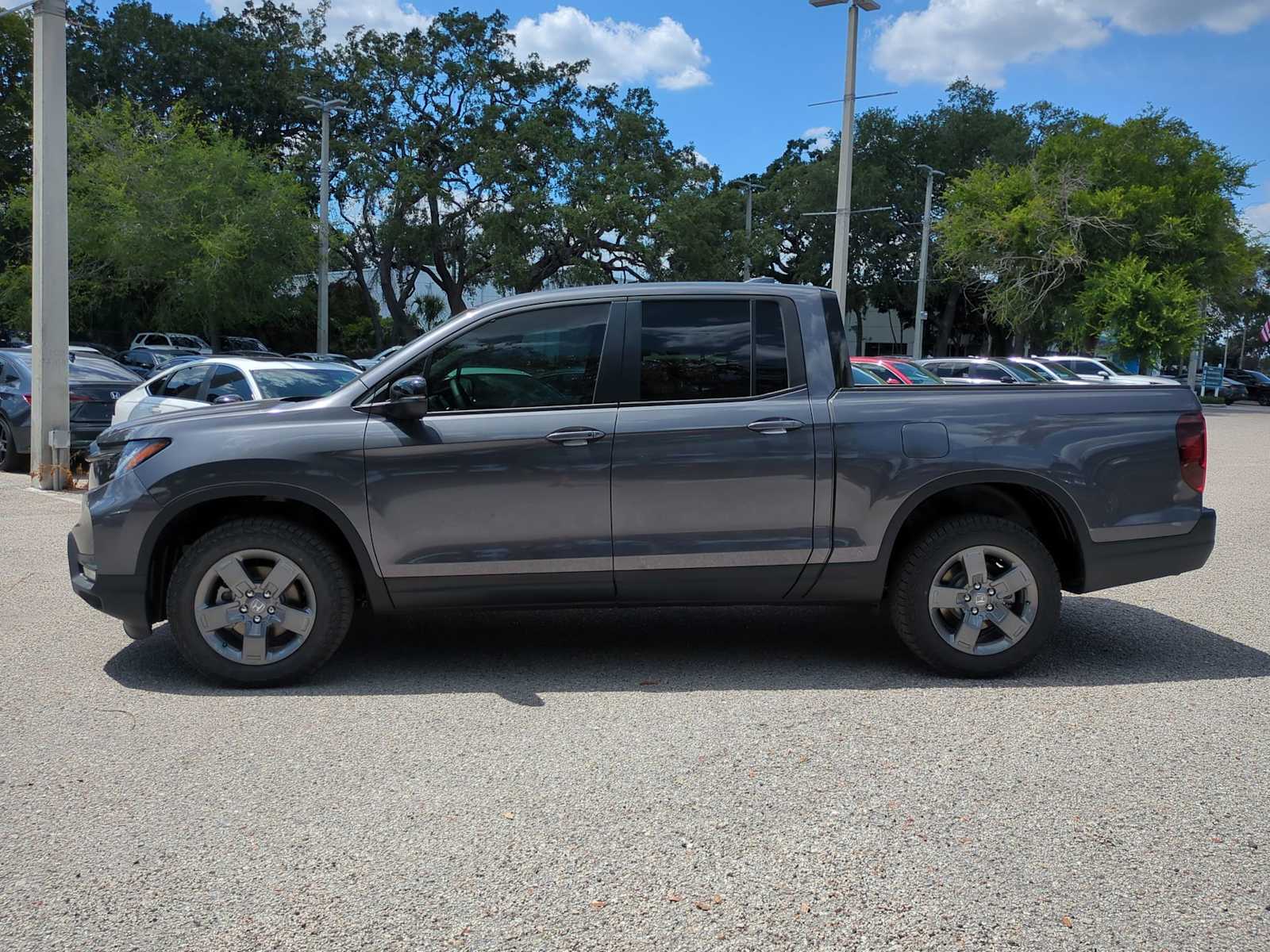 Vehicle image 7 of 28