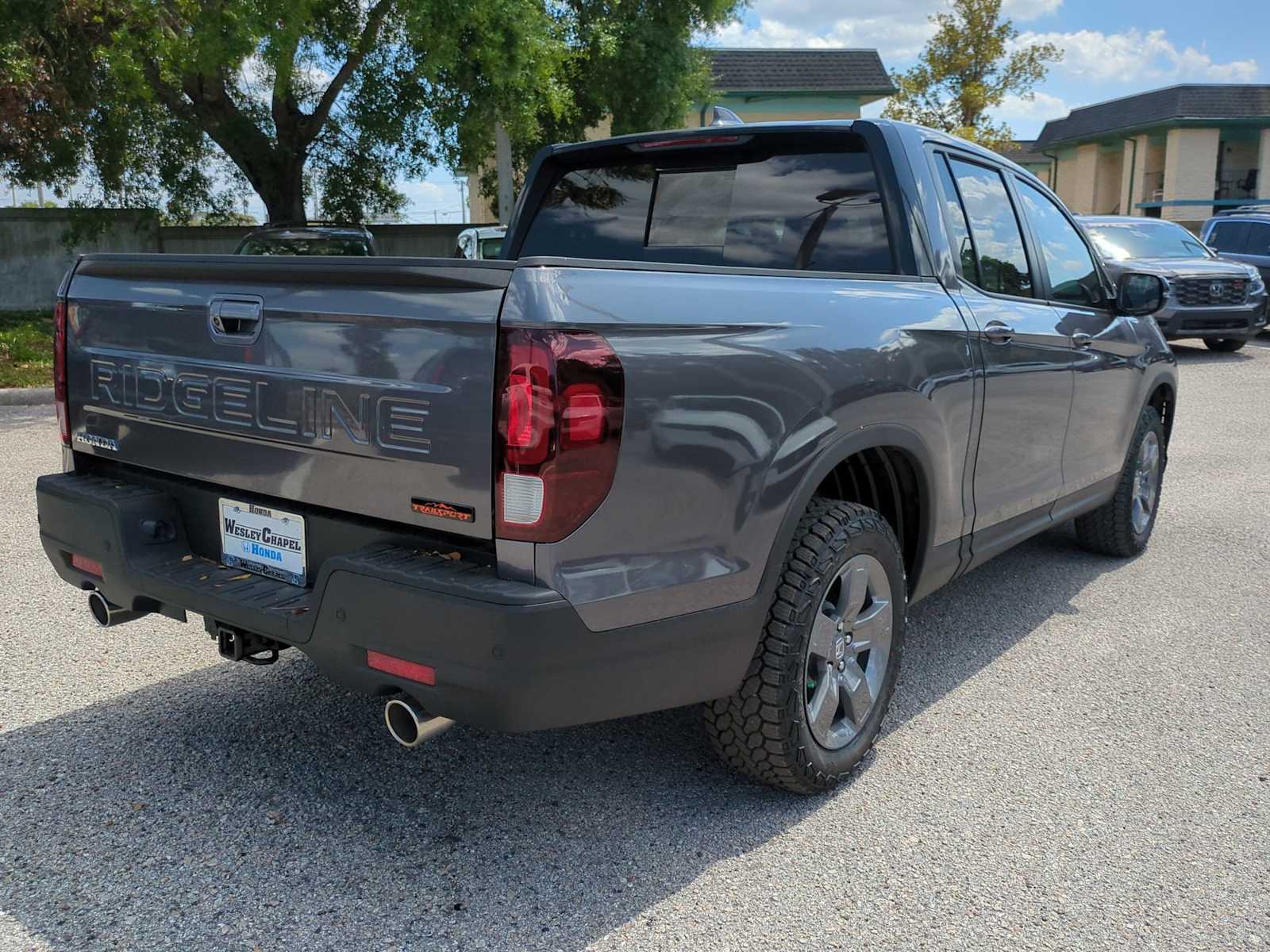 Vehicle image 4 of 28