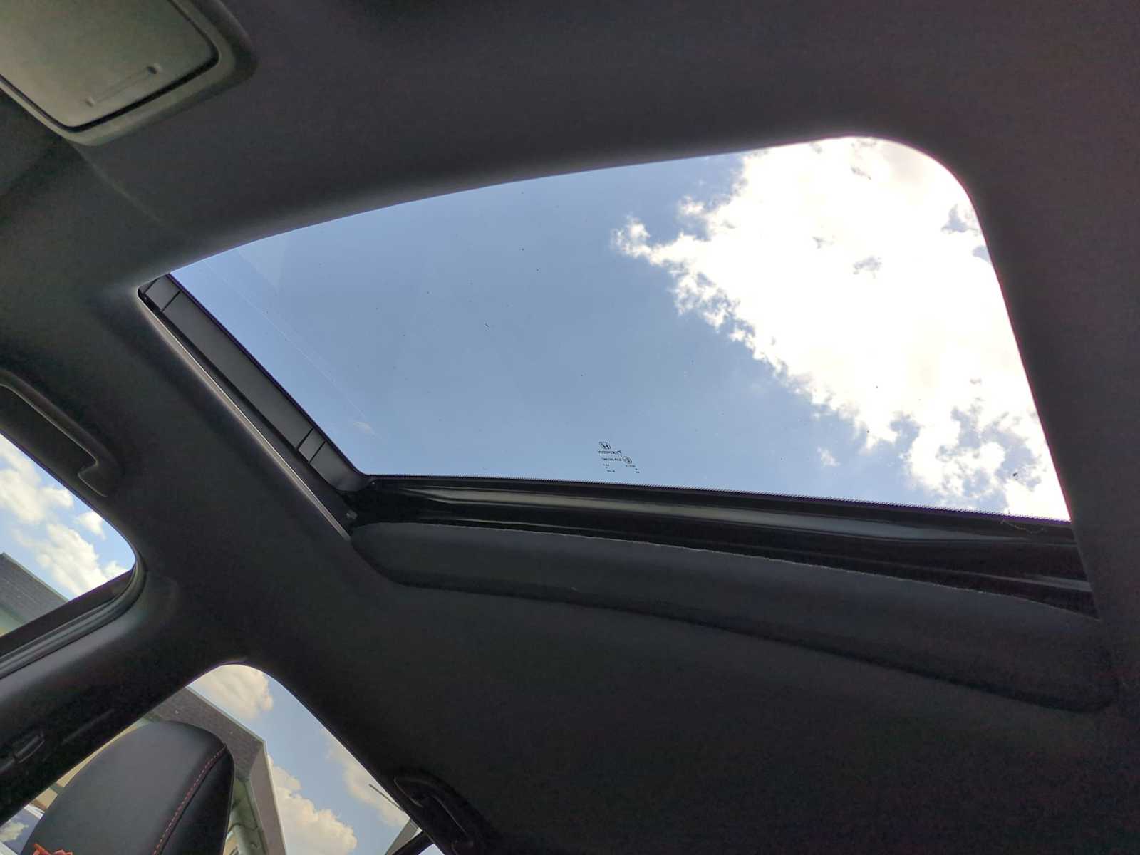 Vehicle image 12 of 28