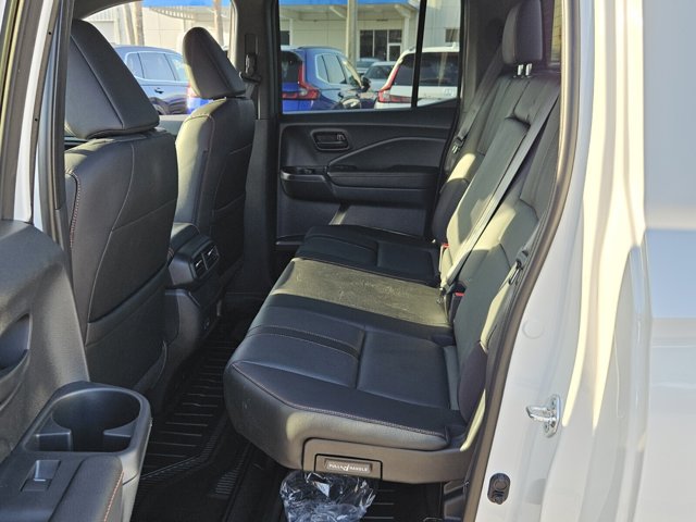 Vehicle image 14 of 39