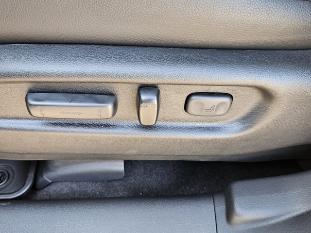 Vehicle image 13 of 39